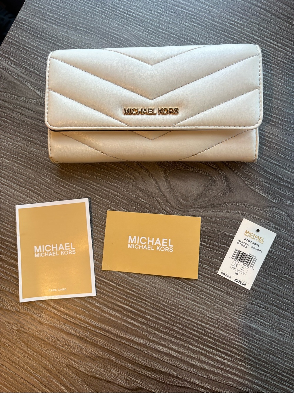 Michael Kors Jet Set Travel Large Trifold Quilted Leather Wallet Optic White